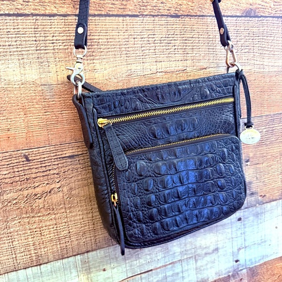VTG Brahmin Cleo Melbourne Black Crocodile-Embossed Crossbody Bag - Picture 3 of 11